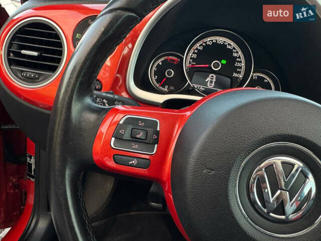 Червоний Фольксваген Бітл, об'ємом двигуна 2 л та пробігом 180 тис. км за 15999 $, фото 52 на Automoto.ua