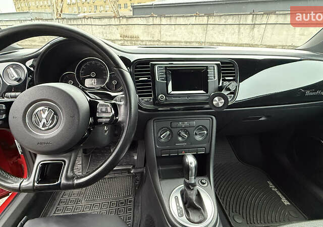 Червоний Фольксваген Бітл, об'ємом двигуна 1.98 л та пробігом 183 тис. км за 12300 $, фото 22 на Automoto.ua