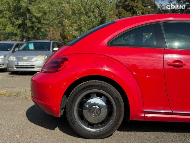 Красный Фольксваген Битл, объемом двигателя 2.5 л и пробегом 171 тыс. км за 11990 $, фото 8 на Automoto.ua