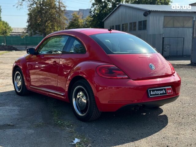 Красный Фольксваген Битл, объемом двигателя 2.5 л и пробегом 171 тыс. км за 11990 $, фото 5 на Automoto.ua