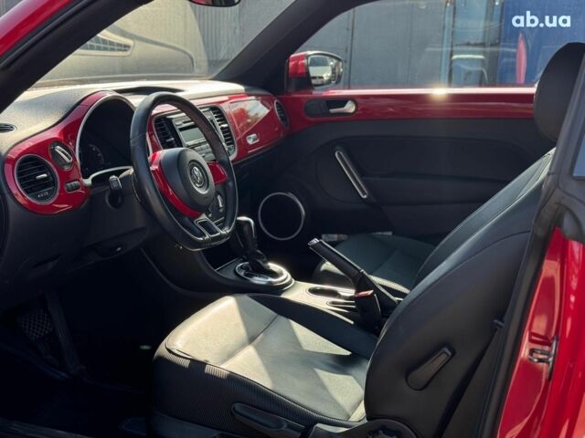 Красный Фольксваген Битл, объемом двигателя 2.5 л и пробегом 171 тыс. км за 11990 $, фото 12 на Automoto.ua