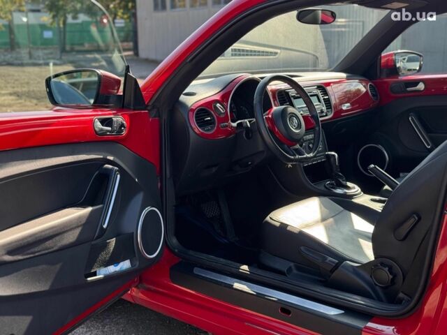 Красный Фольксваген Битл, объемом двигателя 2.5 л и пробегом 171 тыс. км за 11990 $, фото 13 на Automoto.ua