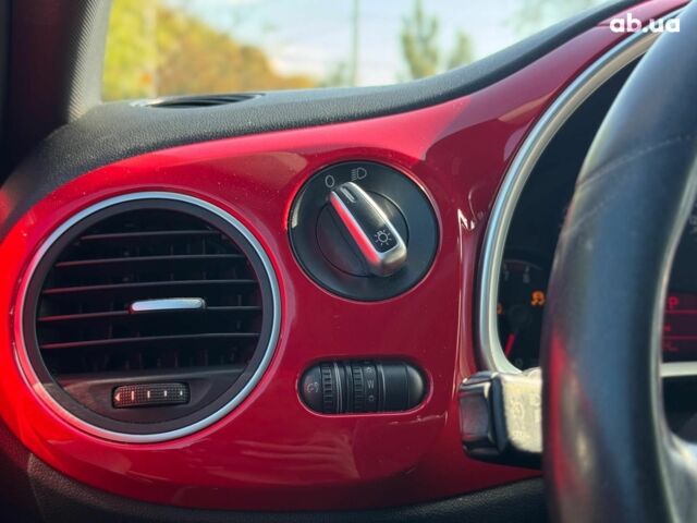 Красный Фольксваген Битл, объемом двигателя 2.5 л и пробегом 171 тыс. км за 11990 $, фото 26 на Automoto.ua
