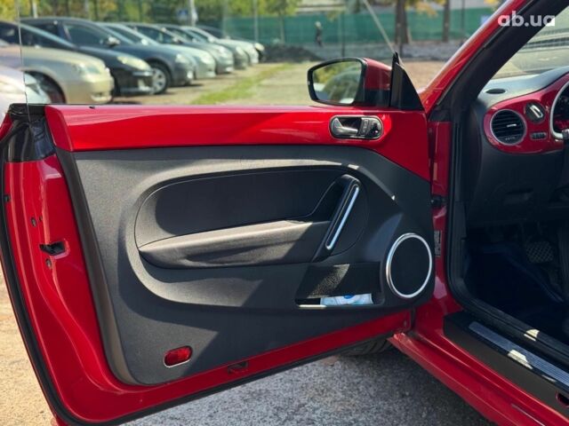 Красный Фольксваген Битл, объемом двигателя 2.5 л и пробегом 171 тыс. км за 11990 $, фото 14 на Automoto.ua