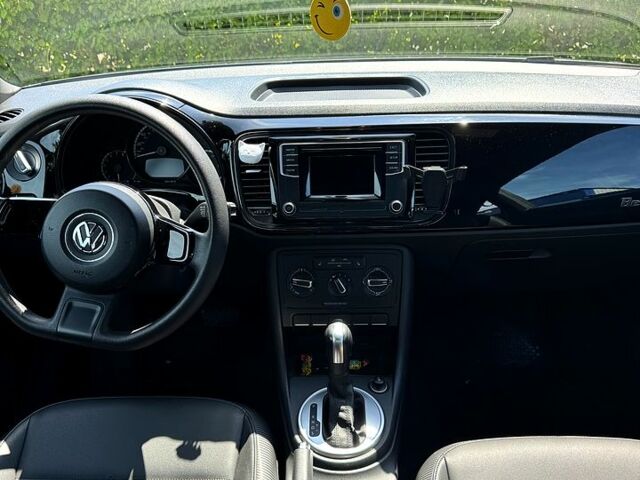 Фольксваген Битл 2016 в Борисполе на Automoto.ua Фольксваген Битл, объемом двигателя 1.8 л и пробегом 82 тыс. км за 11700 $, фото 6 на Automoto.ua