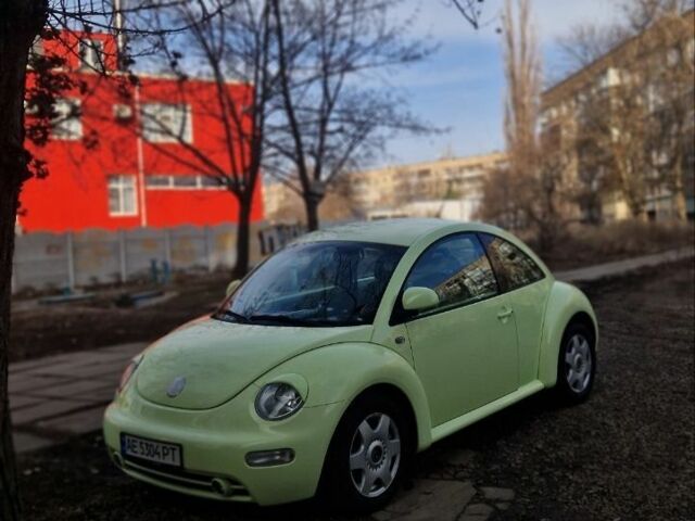 Желтый Фольксваген Битл, объемом двигателя 2 л и пробегом 197 тыс. км за 4000 $, фото 1 на Automoto.ua