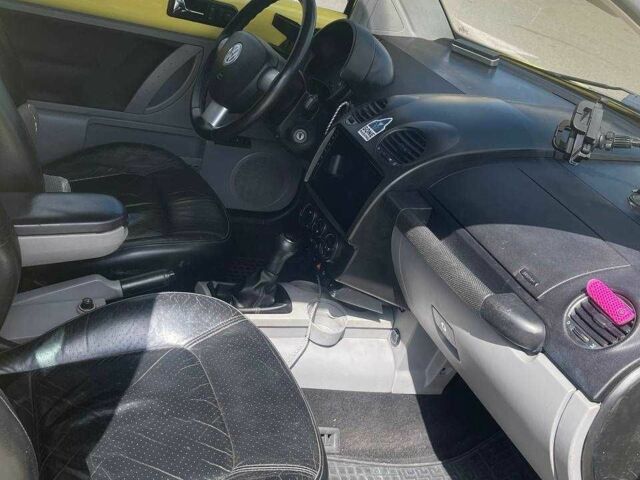 Жовтий Фольксваген Бітл, об'ємом двигуна 2 л та пробігом 230 тис. км за 4299 $, фото 7 на Automoto.ua