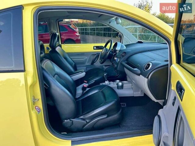 Желтый Фольксваген Битл, объемом двигателя 1.98 л и пробегом 260 тыс. км за 5700 $, фото 39 на Automoto.ua
