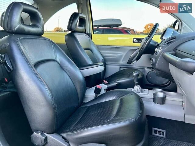 Желтый Фольксваген Битл, объемом двигателя 1.98 л и пробегом 260 тыс. км за 5700 $, фото 38 на Automoto.ua