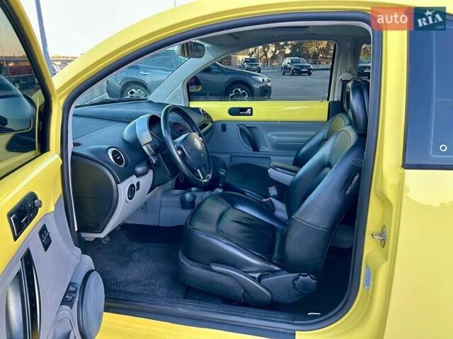 Желтый Фольксваген Битл, объемом двигателя 1.98 л и пробегом 260 тыс. км за 5700 $, фото 19 на Automoto.ua