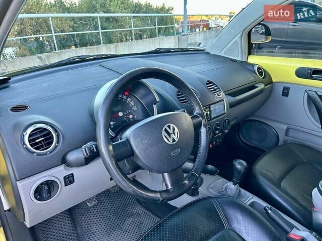 Желтый Фольксваген Битл, объемом двигателя 1.98 л и пробегом 260 тыс. км за 5700 $, фото 27 на Automoto.ua