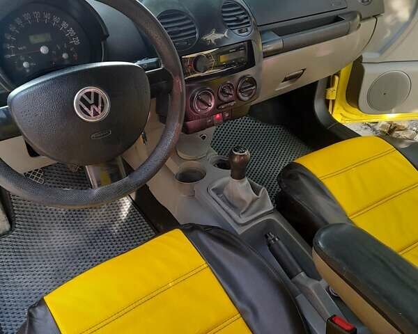 Желтый Фольксваген Битл, объемом двигателя 1.9 л и пробегом 167 тыс. км за 3300 $, фото 5 на Automoto.ua