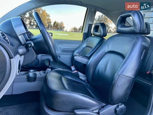 Желтый Фольксваген Битл, объемом двигателя 1.98 л и пробегом 260 тыс. км за 5700 $, фото 23 на Automoto.ua