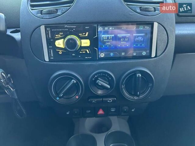 Желтый Фольксваген Битл, объемом двигателя 1.98 л и пробегом 260 тыс. км за 5700 $, фото 29 на Automoto.ua