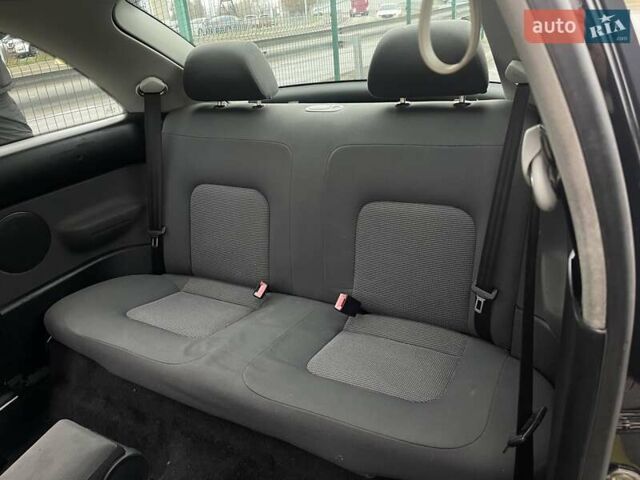 Желтый Фольксваген Битл, объемом двигателя 1.6 л и пробегом 283 тыс. км за 3300 $, фото 12 на Automoto.ua