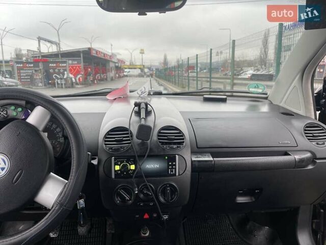 Желтый Фольксваген Битл, объемом двигателя 1.6 л и пробегом 283 тыс. км за 3300 $, фото 14 на Automoto.ua