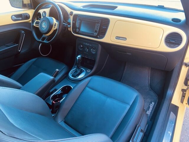 Жовтий Фольксваген Бітл, об'ємом двигуна 2.5 л та пробігом 146 тис. км за 11700 $, фото 8 на Automoto.ua