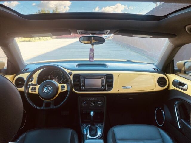 Жовтий Фольксваген Бітл, об'ємом двигуна 2.5 л та пробігом 146 тис. км за 11700 $, фото 10 на Automoto.ua