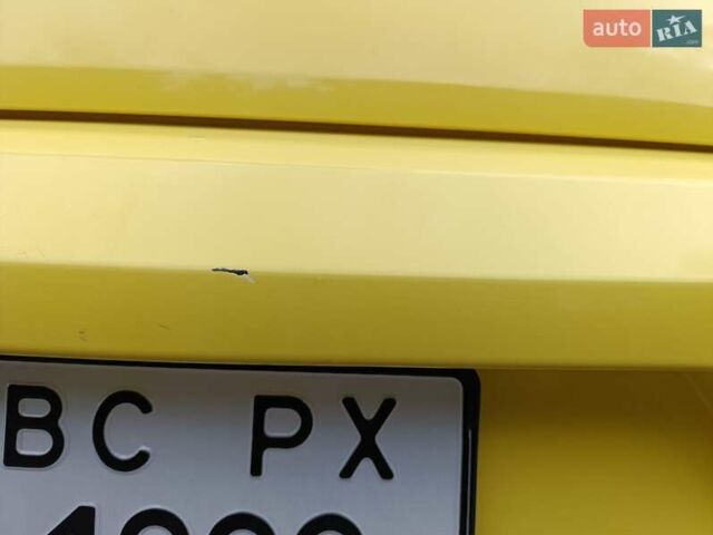 Жовтий Фольксваген Бітл, об'ємом двигуна 1.78 л та пробігом 165 тис. км за 13000 $, фото 15 на Automoto.ua