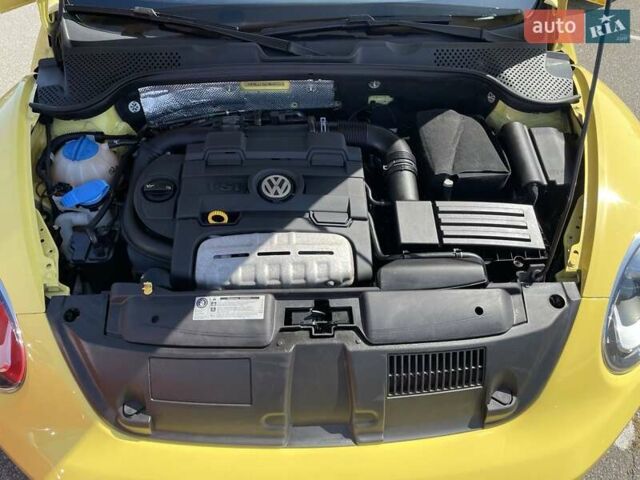 Желтый Фольксваген Битл, объемом двигателя 1.4 л и пробегом 153 тыс. км за 10950 $, фото 13 на Automoto.ua