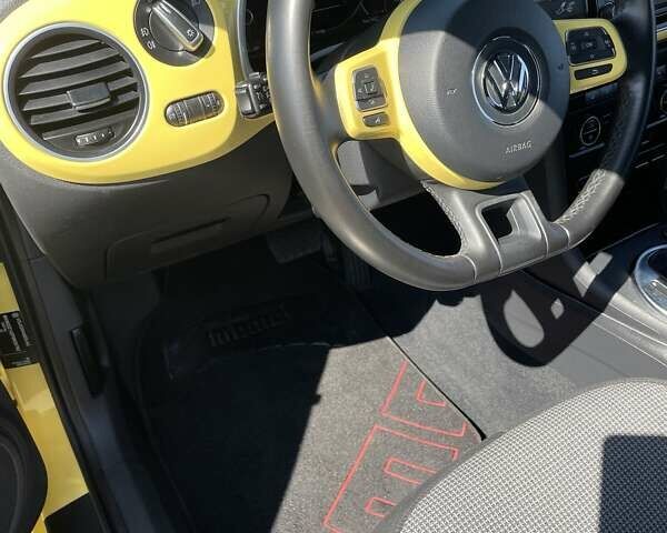 Желтый Фольксваген Битл, объемом двигателя 1.4 л и пробегом 153 тыс. км за 10950 $, фото 12 на Automoto.ua