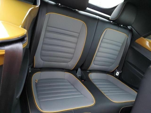 Желтый Фольксваген Битл, объемом двигателя 1.8 л и пробегом 16 тыс. км за 3100 $, фото 5 на Automoto.ua