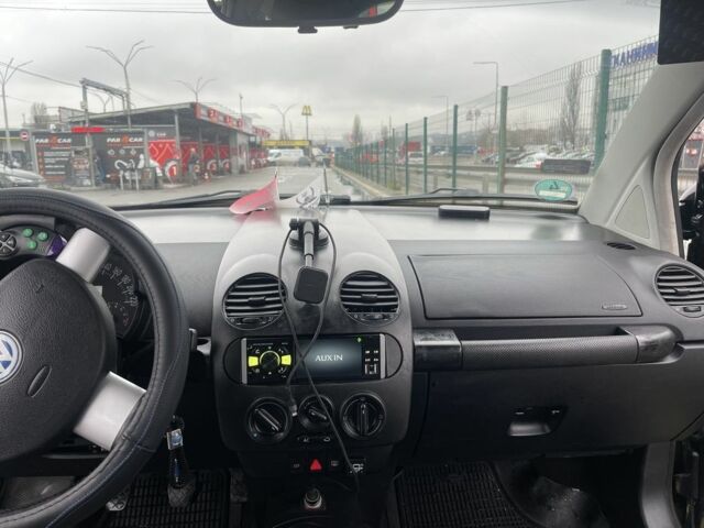 Желтый Фольксваген Битл, объемом двигателя 1.6 л и пробегом 283 тыс. км за 3100 $, фото 11 на Automoto.ua