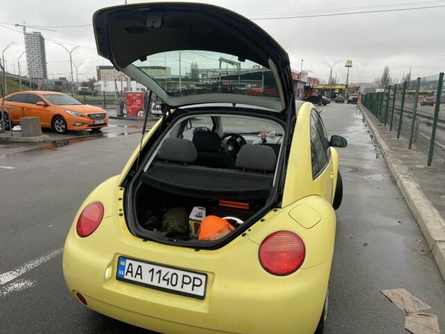 Желтый Фольксваген Битл, объемом двигателя 1.6 л и пробегом 283 тыс. км за 3100 $, фото 19 на Automoto.ua