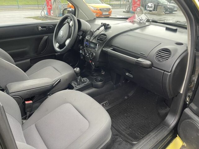 Желтый Фольксваген Битл, объемом двигателя 1.6 л и пробегом 283 тыс. км за 3100 $, фото 5 на Automoto.ua