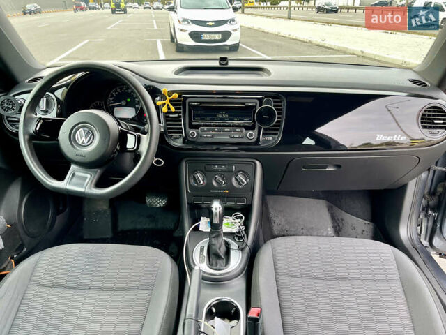 Фольксваген Бітл 2011 у Києві на Automoto.ua Сірий Фольксваген Бітл, об'ємом двигуна 2.5 л та пробігом 205 тис. км за 7600 $, фото 11 на Automoto.ua