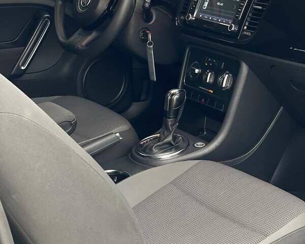 Серый Фольксваген Битл, объемом двигателя 2.5 л и пробегом 238 тыс. км за 7800 $, фото 11 на Automoto.ua