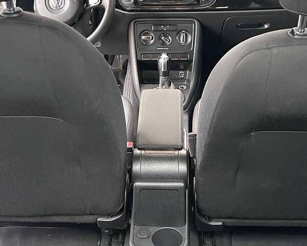 Серый Фольксваген Битл, объемом двигателя 2.5 л и пробегом 238 тыс. км за 7800 $, фото 10 на Automoto.ua