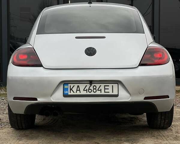 Серый Фольксваген Битл, объемом двигателя 2.5 л и пробегом 238 тыс. км за 7800 $, фото 5 на Automoto.ua