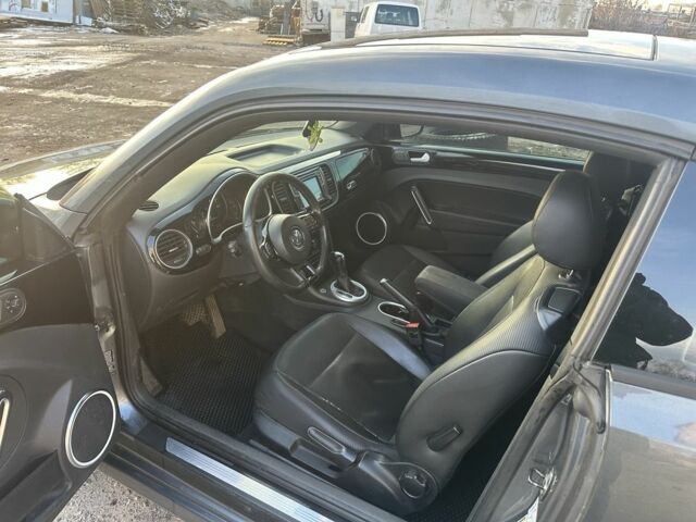 Серый Фольксваген Битл, объемом двигателя 2.5 л и пробегом 260 тыс. км за 8800 $, фото 6 на Automoto.ua