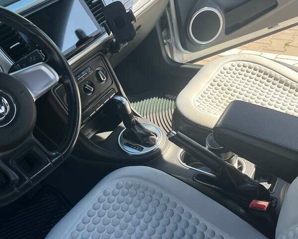 Серый Фольксваген Битл, объемом двигателя 2.5 л и пробегом 118 тыс. км за 10600 $, фото 9 на Automoto.ua