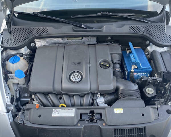 Сірий Фольксваген Бітл, об'ємом двигуна 2.5 л та пробігом 160 тис. км за 9500 $, фото 16 на Automoto.ua