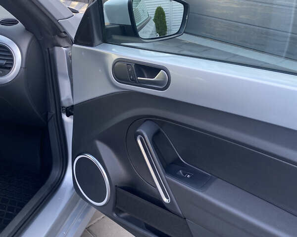 Сірий Фольксваген Бітл, об'ємом двигуна 2.5 л та пробігом 160 тис. км за 9500 $, фото 6 на Automoto.ua