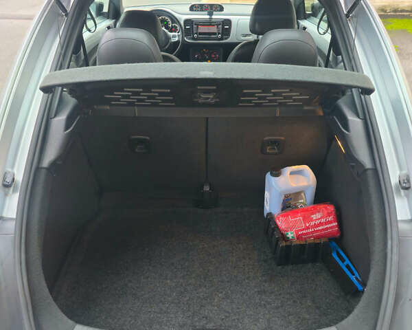 Серый Фольксваген Битл, объемом двигателя 1.97 л и пробегом 100 тыс. км за 11700 $, фото 4 на Automoto.ua