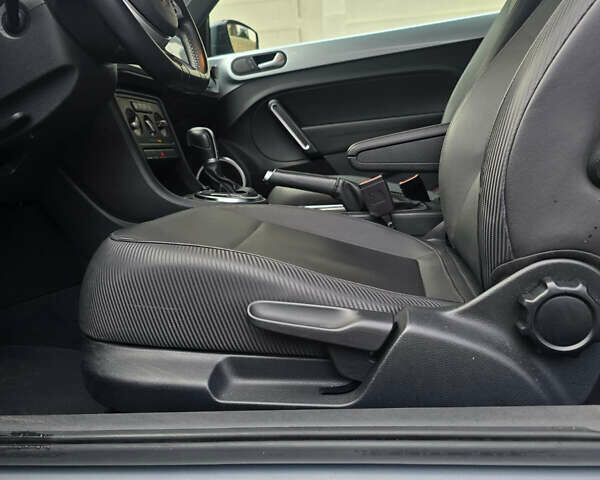 Серый Фольксваген Битл, объемом двигателя 1.97 л и пробегом 100 тыс. км за 11700 $, фото 25 на Automoto.ua