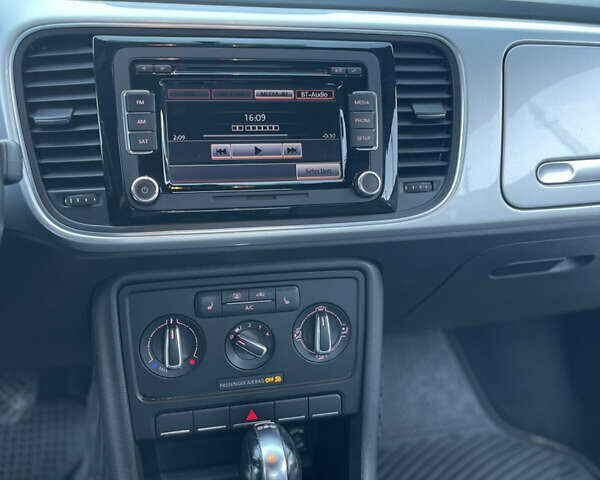 Серый Фольксваген Битл, объемом двигателя 2 л и пробегом 91 тыс. км за 13100 $, фото 10 на Automoto.ua