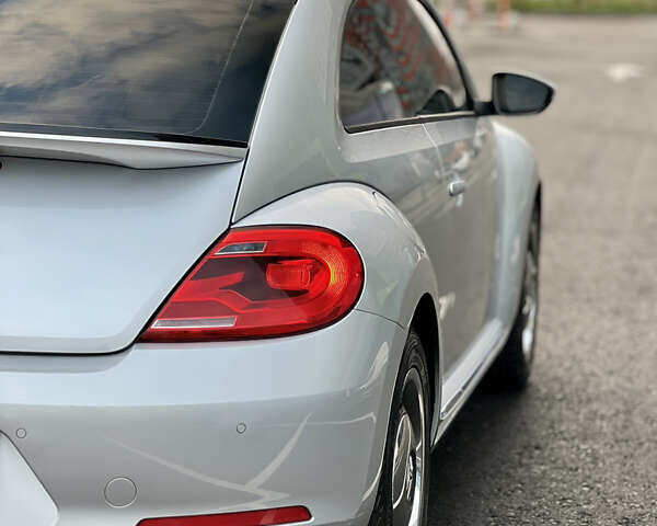 Серый Фольксваген Битл, объемом двигателя 1.8 л и пробегом 59 тыс. км за 13699 $, фото 6 на Automoto.ua