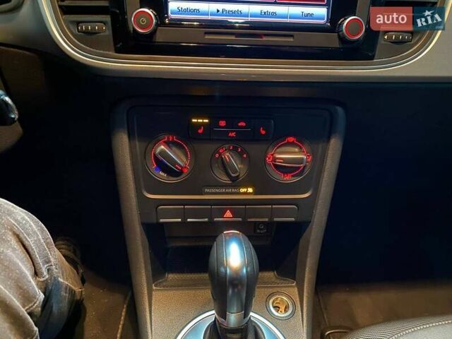 Серый Фольксваген Битл, объемом двигателя 1.8 л и пробегом 75 тыс. км за 12000 $, фото 10 на Automoto.ua