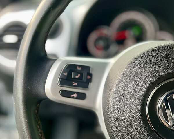 Серый Фольксваген Битл, объемом двигателя 1.8 л и пробегом 59 тыс. км за 13699 $, фото 24 на Automoto.ua