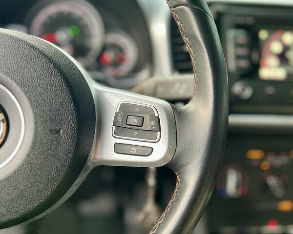 Серый Фольксваген Битл, объемом двигателя 1.8 л и пробегом 59 тыс. км за 13699 $, фото 25 на Automoto.ua