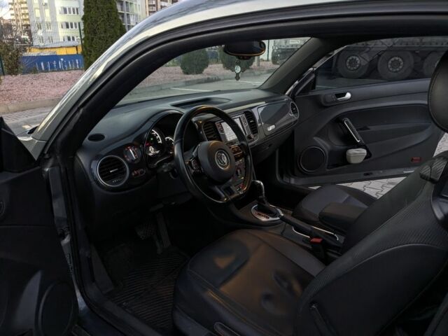 Сірий Фольксваген Бітл, об'ємом двигуна 1.8 л та пробігом 85 тис. км за 12000 $, фото 6 на Automoto.ua