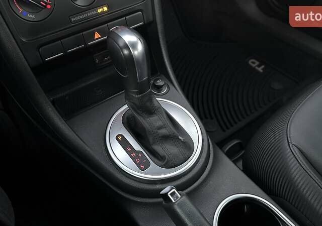 Сірий Фольксваген Бітл, об'ємом двигуна 1.8 л та пробігом 82 тис. км за 12499 $, фото 37 на Automoto.ua