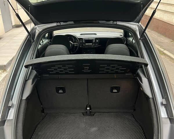 Серый Фольксваген Битл, объемом двигателя 1.98 л и пробегом 93 тыс. км за 14500 $, фото 10 на Automoto.ua