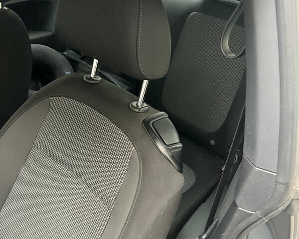 Серый Фольксваген Битл, объемом двигателя 1.98 л и пробегом 93 тыс. км за 14500 $, фото 8 на Automoto.ua