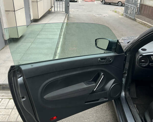 Серый Фольксваген Битл, объемом двигателя 1.98 л и пробегом 93 тыс. км за 14500 $, фото 6 на Automoto.ua