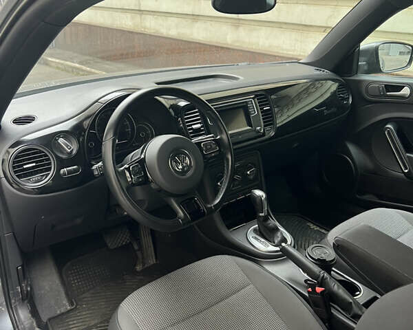 Серый Фольксваген Битл, объемом двигателя 1.98 л и пробегом 93 тыс. км за 14500 $, фото 7 на Automoto.ua